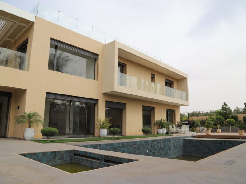 Villa neuve 5 suites avec piscine sur 1 500 m² à vendre – Route de Fès, Marrakech – photo 2