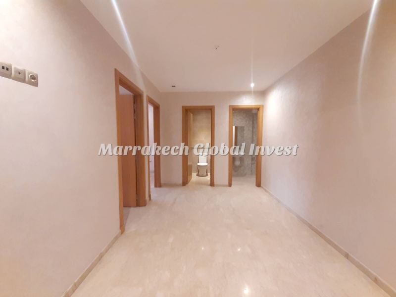 Appartement F3 vide avec deux balcons à louer – Guéliz, Marrakech – photo 5