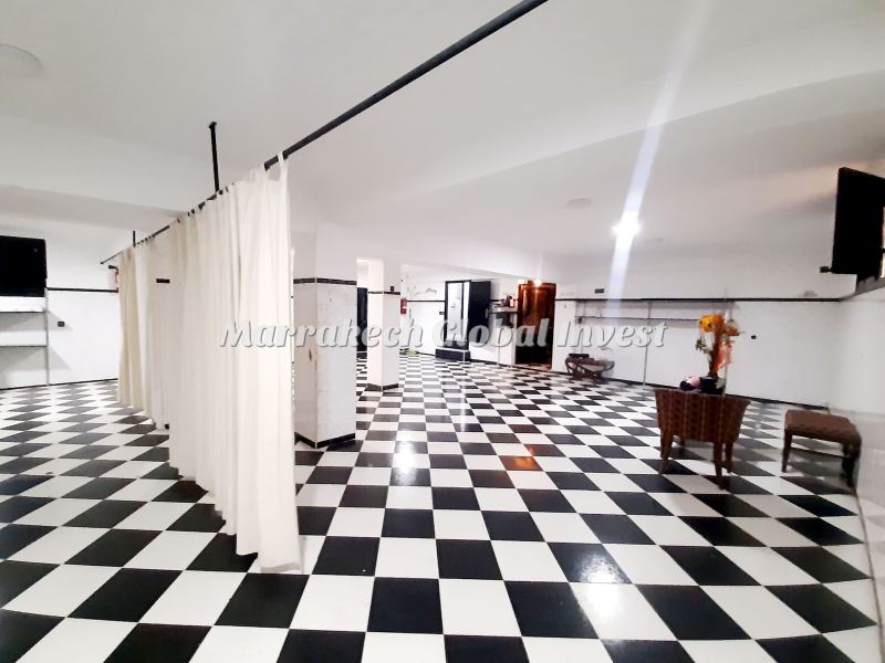 Local commercial 122 m² avec deux entrées à vendre – Guéliz, Marrakech