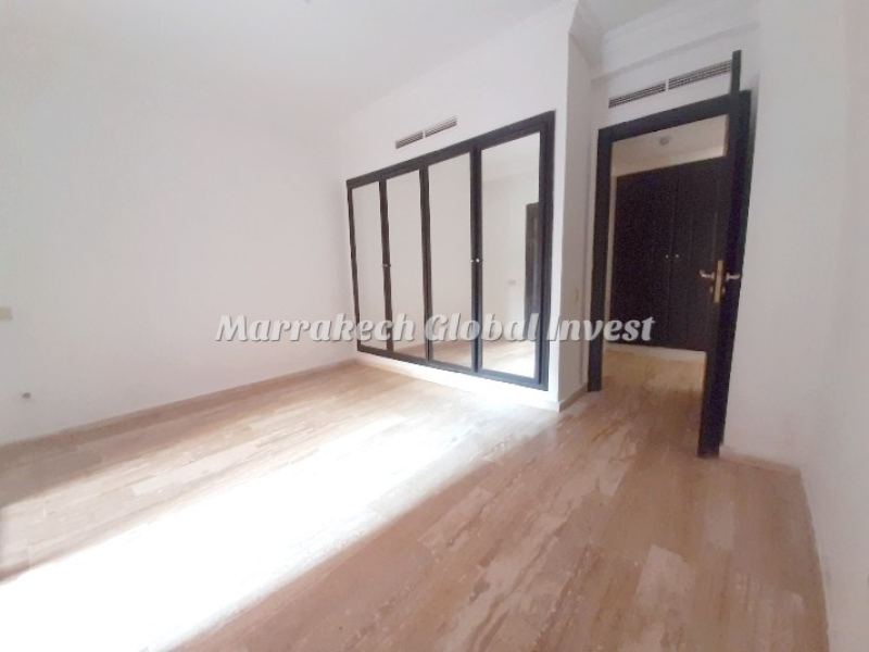 Appartement 108 m² avec terrasse et cour à vendre – Guéliz, Marrakech – photo 3