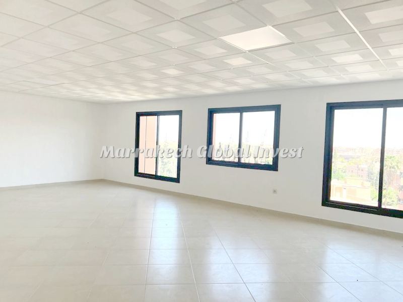 Bureau neuf 57 m² avec balcon à louer – Guéliz, Marrakech – photo 2