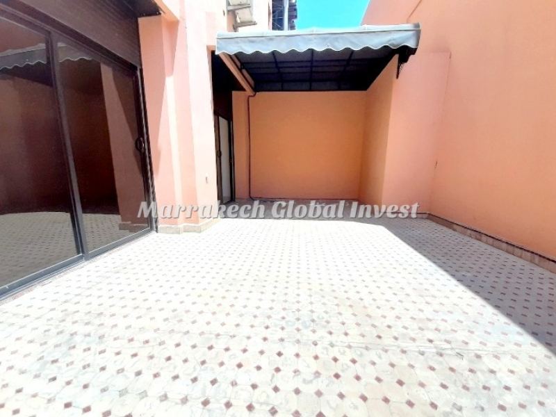 Duplex 3 chambres vide avec cour et mezzanine à louer – Guéliz, Marrakech – photo 2