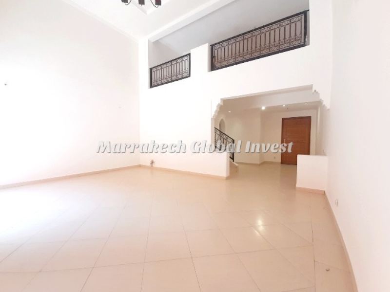 Duplex 3 chambres vide avec cour et mezzanine à louer – Guéliz, Marrakech – photo 4
