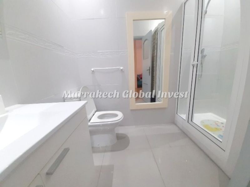 Appartement F3 rénové avec terrasse à vendre – Route de Casa, Marrakech – photo 2