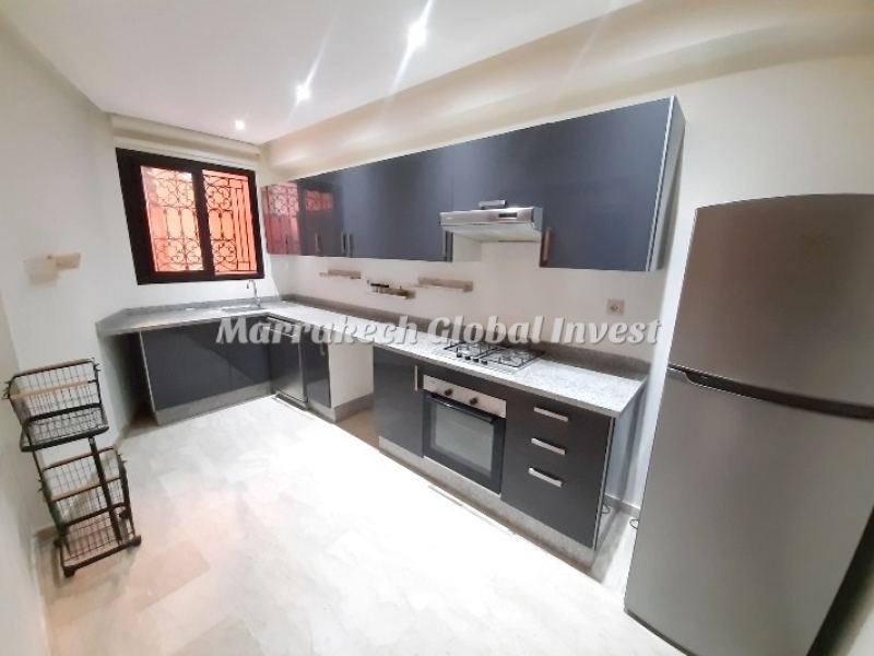 Duplex semi-meublé avec terrasse sur piscine à louer – Guéliz, Marrakech – photo 2