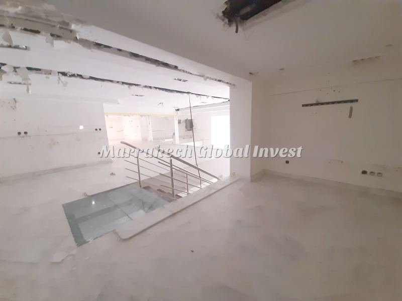 Local commercial 263 m² avec mezzanine à louer – Guéliz, Marrakech – photo 3