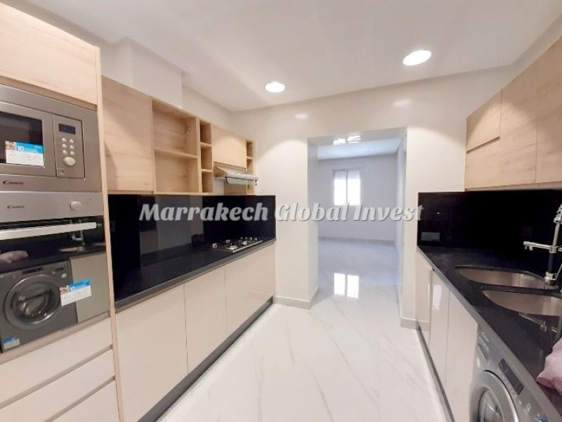 Appartement F4 rénové 139 m² à louer – Victor Hugo, Guéliz, Marrakech – photo 2