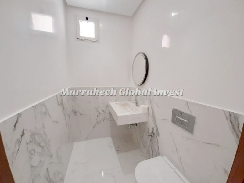 Appartement F4 rénové 139 m² à louer – Victor Hugo, Guéliz, Marrakech – photo 3