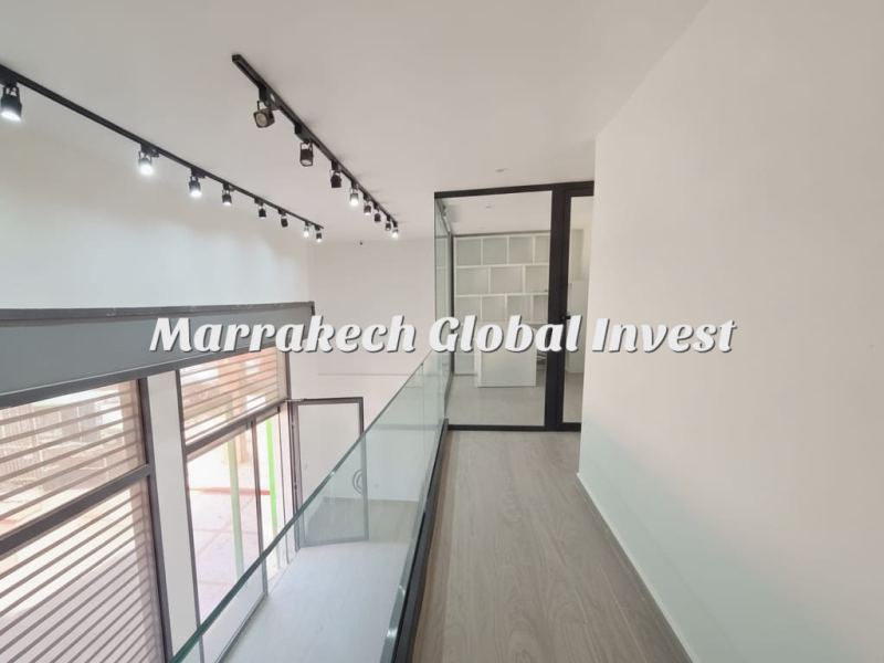 Local commercial 43 m² avec mezzanine à vendre – Izdihar, Marrakech – photo 2